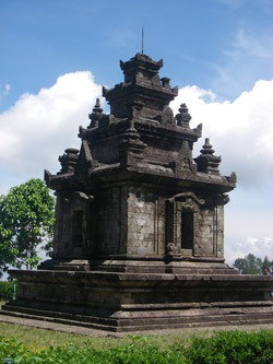 Hindu temple at Gedong Songo